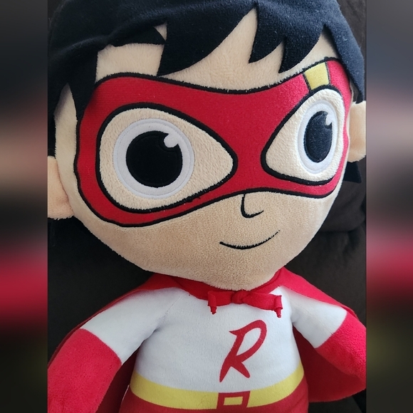🎈 Ryan’s World Superhero Plush Toy – 18” with Red Cape and Mask Pre-Owned - Picture 9 of 9